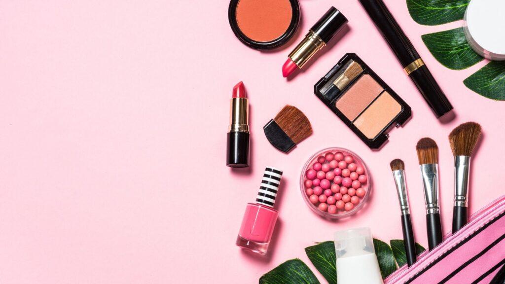 Kamu bakal rugi kalau gak tau tips simpel yang bikin Make up mu flawless dan Glowing ini