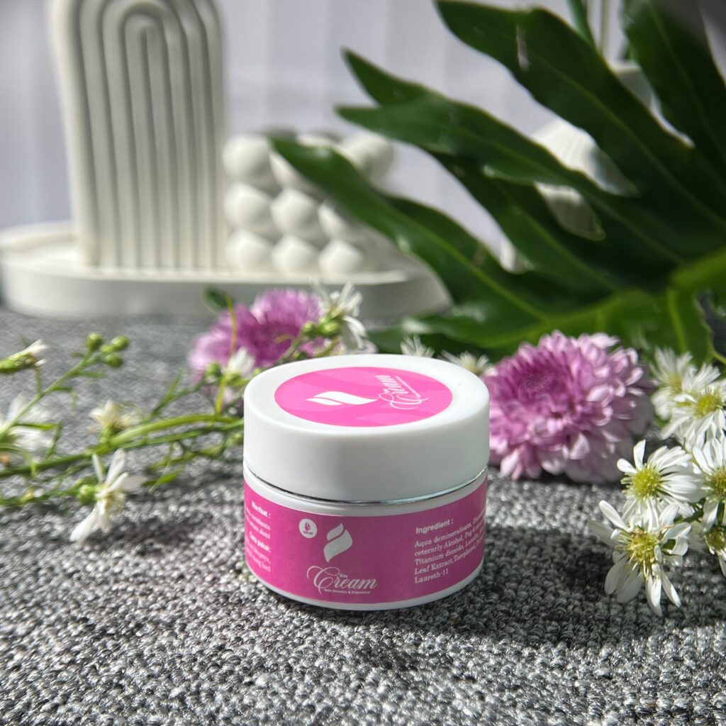 Day Cream Java Glow: Rahasia Kulit Cerah Alami dengan Aloe Vera & Niacinamide – Melembapkan, Mencerahkan, dan Melindungi Sejak Pemakaian Pertama!