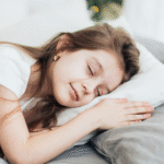 Hubungan Tidur Cukup dengan Berat Badan Ideal dan Kulit Sehat Hitam Putih Merah Muda Moderen Y2k Streetwear Logo (17)