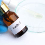 Teknologi Slow Release Retinol: Anti Iritasi untuk Pemula Hitam Putih Merah Muda Moderen Y2k Streetwear Logo (40)